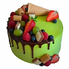Торт Рожок на зеленом фоне